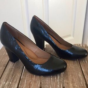 Sofft Snakeskin Textured Heels 👠